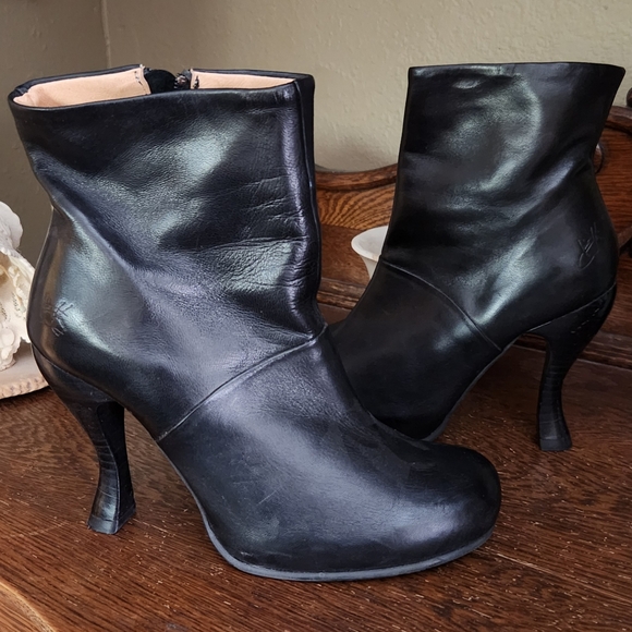 Fluevog Jolie Boots - Picture 2 of 10